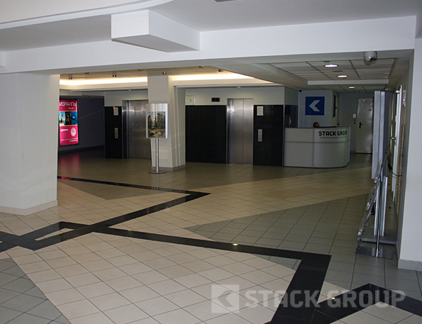 Collocation в ЦОД - размещение серверов. Фойе HiTec House. Вход в дата-центр.